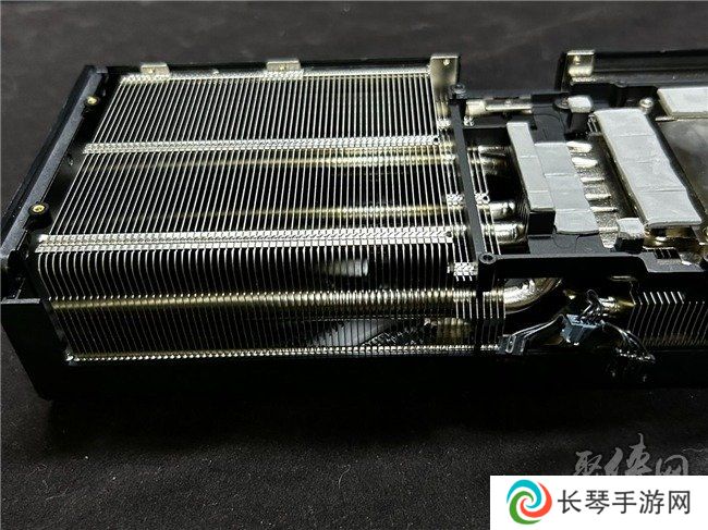 技嘉 GeForce RTX™ 50 系列显示卡正式上市，散热方案全面升级释放强劲性能