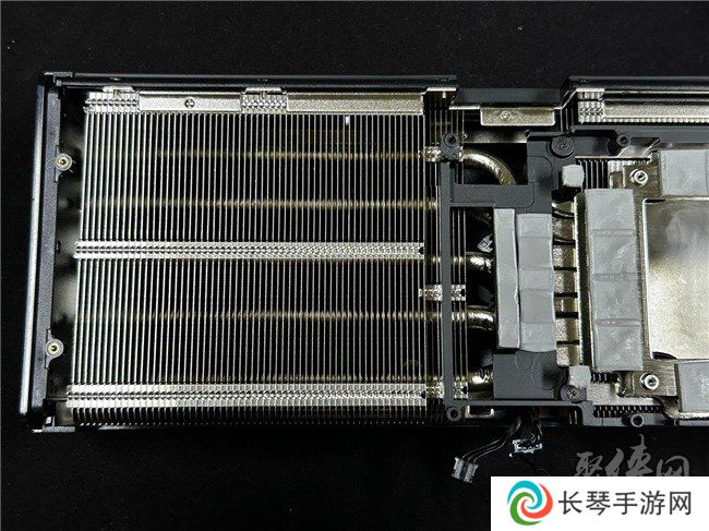 技嘉 GeForce RTX™ 50 系列显示卡正式上市，散热方案全面升级释放强劲性能
