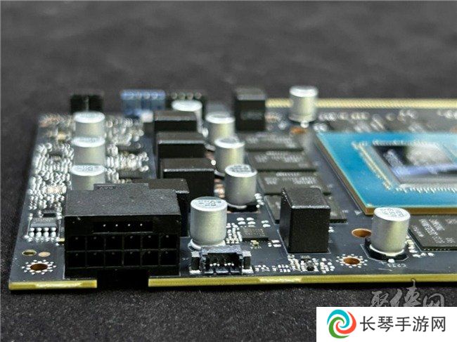 技嘉 GeForce RTX™ 50 系列显示卡正式上市，散热方案全面升级释放强劲性能