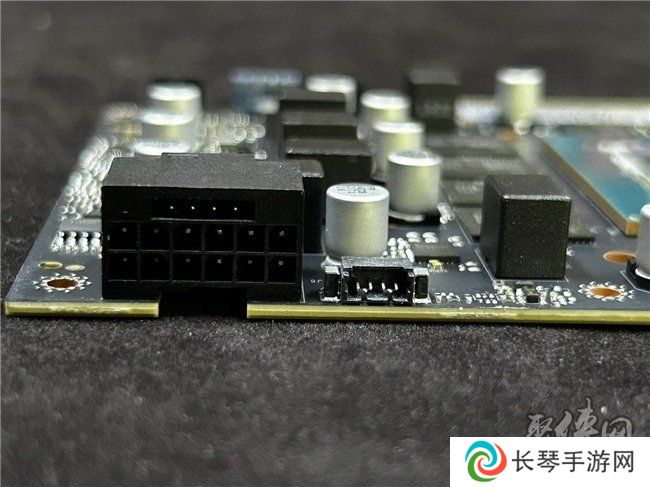 DLSS 4用实力告诉你！耕升 GeForce RTX 5070 Ti 追风不再是4K入门选择