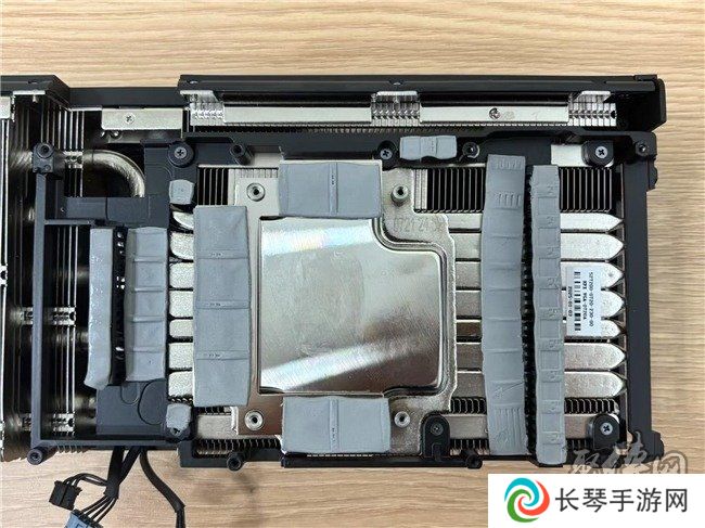 DLSS 4性能全力冲锋，耕升 GeForce RTX 5080 炫光 OC 值得你拥有！