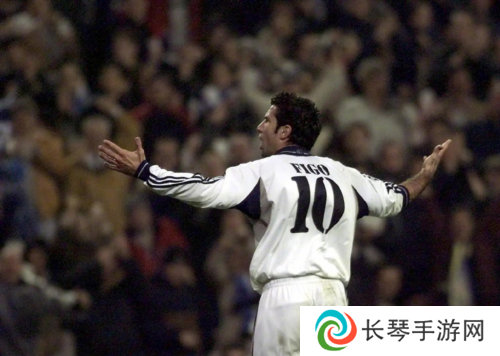 增能菲戈首登绿茵 右路天尊传中大师