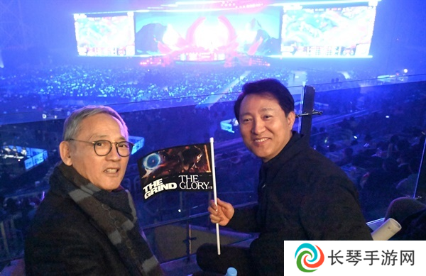 Faker成就四冠王 尹锡悦庆祝T1夺冠