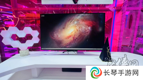 冰川白美学邂逅尖端科技：LG UltraGear™OLED电竞显示器China Joy首秀